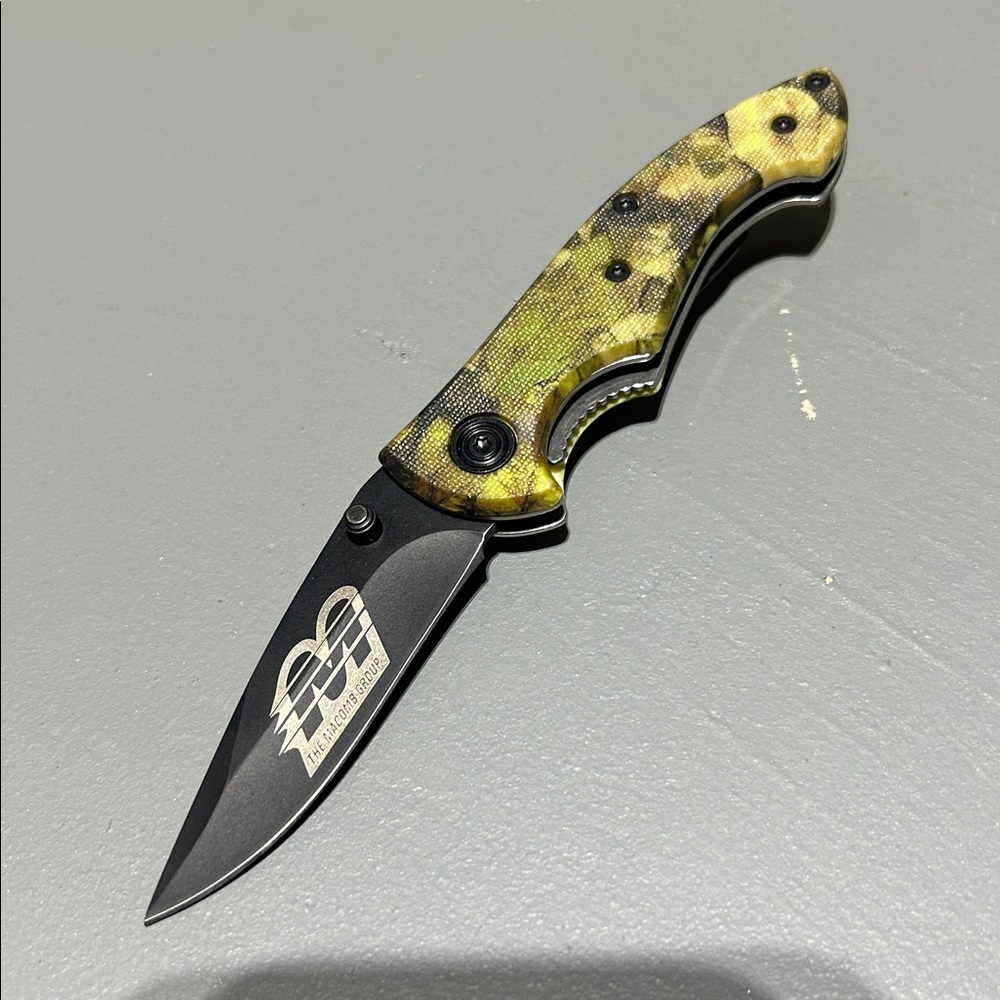 Cedar Creek Outdoors Camouflage Folding Knife - Picture 2 of 9